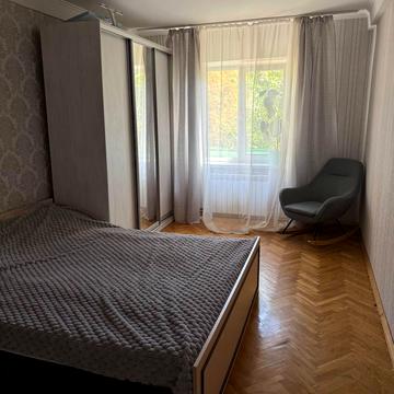 Тарасівська вул., 22-А