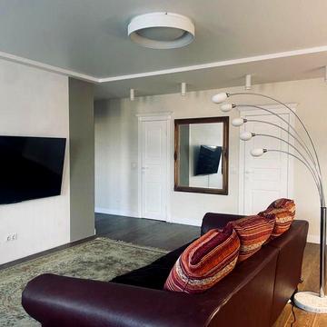 Оренда 4х кімн Ризька,73г  Паркомісце