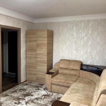 Йорданська вул. (Лайоша Гавро), 8