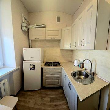 Сдам двухкомнатную квартиру/ Центр/р-н летного коледжа