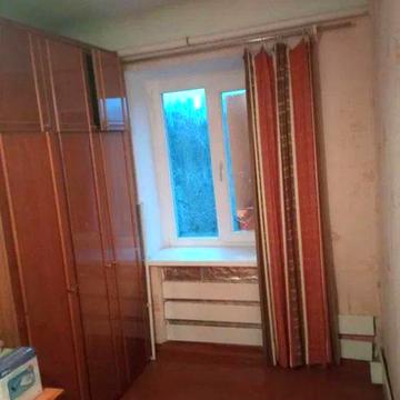 Продам двокімнатну квартиру біля Дендропарку.