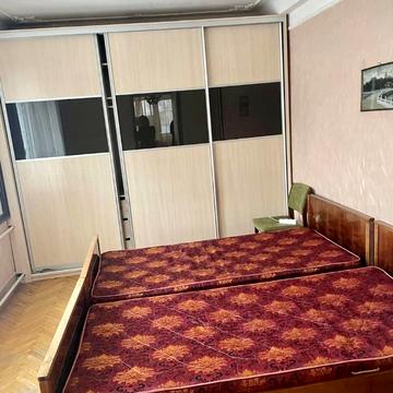 Петра Ніщинського вул., 6