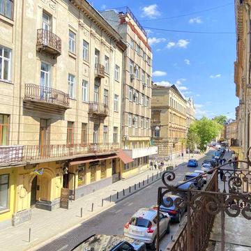 Цікава пропозиція , 2 кім квартира по вул Пекарська 14