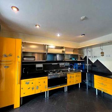 Драгоманова 17 Трикімнатна квартира в трьох рівнях. Є відновлення, ДМЖ