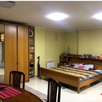 Здаєтьсая 1 кімнатна квартира , новий р-н, Сакура, новобудова цокольна