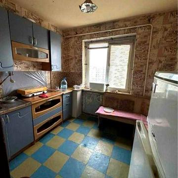 Сдам 4-комн. квартиру на Левом берегу, 10 мкр