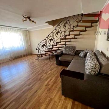 Продаж дворівневої квартири по вул.Лінтура