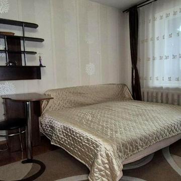 Хорольська вул., 3