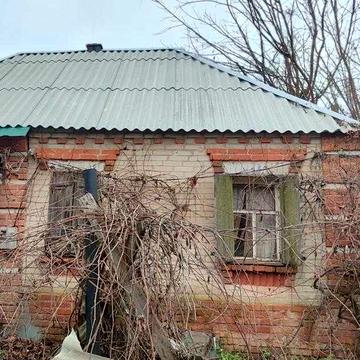 Продам будинок під реконструкцію по червоній лінії в Дергачах рн Пісок