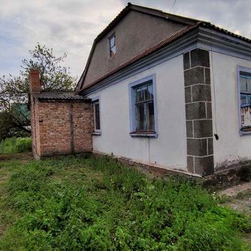 Продам в приватний будинок по вул. Кривенького, 12 кв. 2