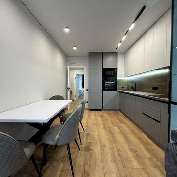 Продам простору 1-кім квартиру 50 кв.м з дизайнерським ремонтом