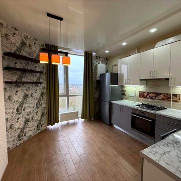 Чудова двокімнатна в сучасному будинку