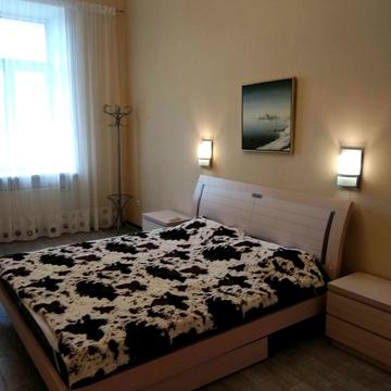 Театральний пров. (Чайковського), 8