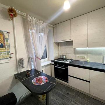 Здається в оренду 2-кімнатна квартира біля метро «Палац спорту»