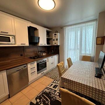 Сдам трехкомнатную квартиру, жк 7 небо