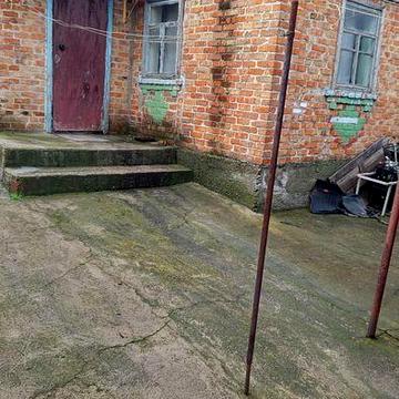 Продам дом. Правый.