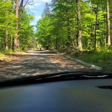 Хутірська, 5