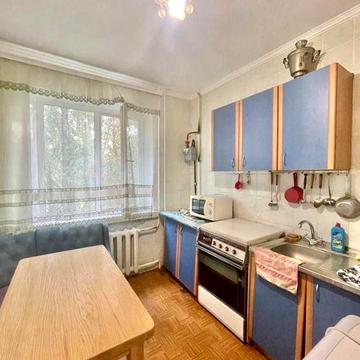 2-кімнатна квартира по вул. Героїв Крут з меблями і техінкою