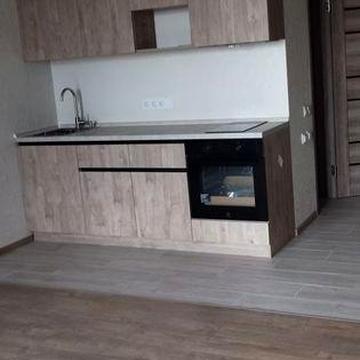 Вільна, світла,економна, можна під бізнес або житло. м.Вирлиця 5 хв. П