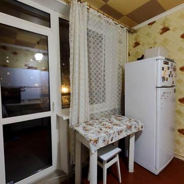 Сдам 1 комнатная квартира на Залютино, двухбалконка.4500 грн.