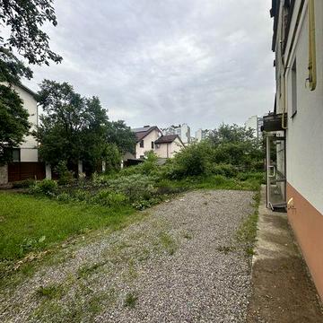 2к квартира в центрі + ділянка