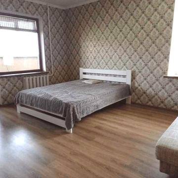 (Власник, 1 кімнатна кв. комунальні враховані)