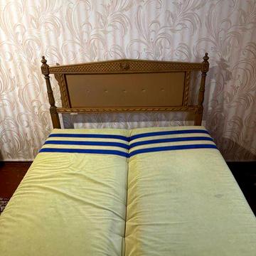 Здам 2 кімнатний будиночок на Старому місті.Площа 8 березня