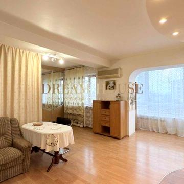 Чоколівський бульвар. Простора квартира з приємним бонусом