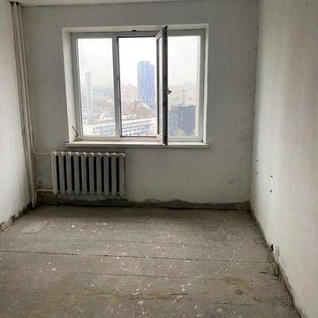 Продається трьохкімнатна квартира