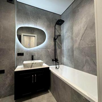 Продається новобудова 3- кімн район Майдану з ремонтом меблями ЖК Водограй