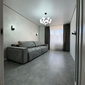 Продається новобудова 3- кімн район Майдану з ремонтом меблями ЖК Водограй