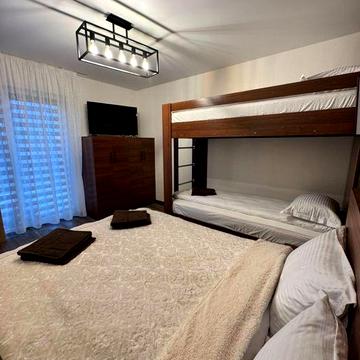 Здається житло в с. Солочин.