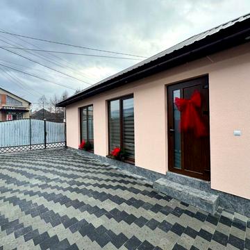 Здається житло в с. Солочин.