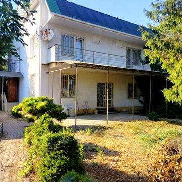 Просторий будинок в Одесі