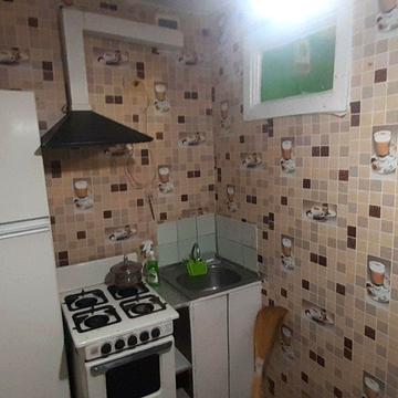 Центральний просп. (Леніна), 185