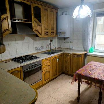 Здається в оренду двокімнатна з АГВ  неподалік від ринку Урожай