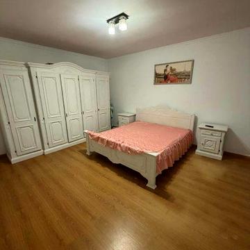 Здається квартира в самому центрі міста напротив базару