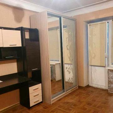 Здам 1 кімнатну на вул. Героїв Дніпра 15, косметичний ремонт.