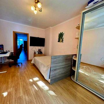 ПРОДАМ 3-х ком. квартиру //на ул. Бреуса// Хаджибеевский р-н