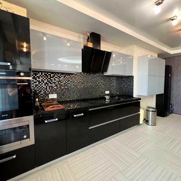 Без%, 3-к квартира, Голосіївський пр-т, м. Деміївська