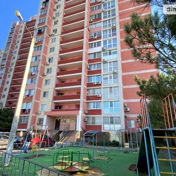 Продаж 3к Квартира Захисників України (1 Травня) вулиця