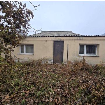 Пів Будинку з окремим подвірʼям.Кушівка