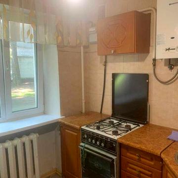 Здам 1 ком квартиру на вул. Дегтярівська 11 метро Лукья́новская