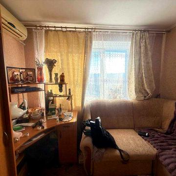 Продається 1-но кімнатна квартира за гарною ціною. Простий стан.