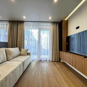 Продам! Двокімнатна з кухнею-вітальнею та великим балконом Біля річки!