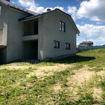 Продаж 2 поверхового будинку з садом і ділянкою на 6.01 сотки