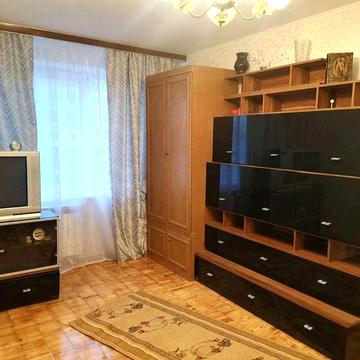 Сдам затишну квартиру на Виноградарі!