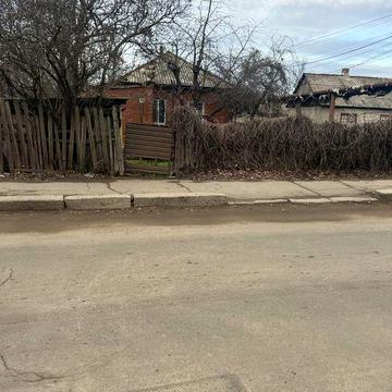 Продаю пів будинка на  вул Молокова