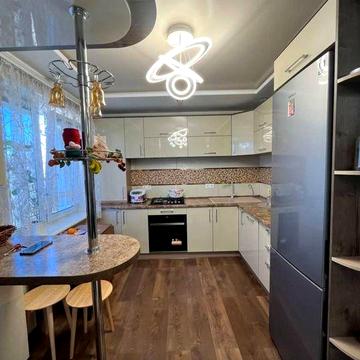 Продаж 3 кімнатної квартири р-н Новомиколаївка біля школи-інтернату