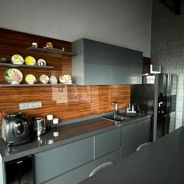 Уютная квартира 2 спальни  большая кухня -студия  и терраса!  Центр